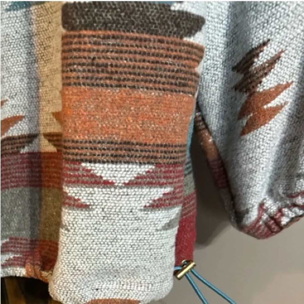 Main Strip Baja Southwestern Pullover - Picture 4 of 6